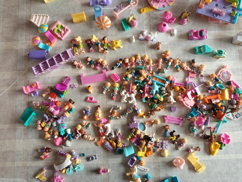 personnage et accessoires a l'unité