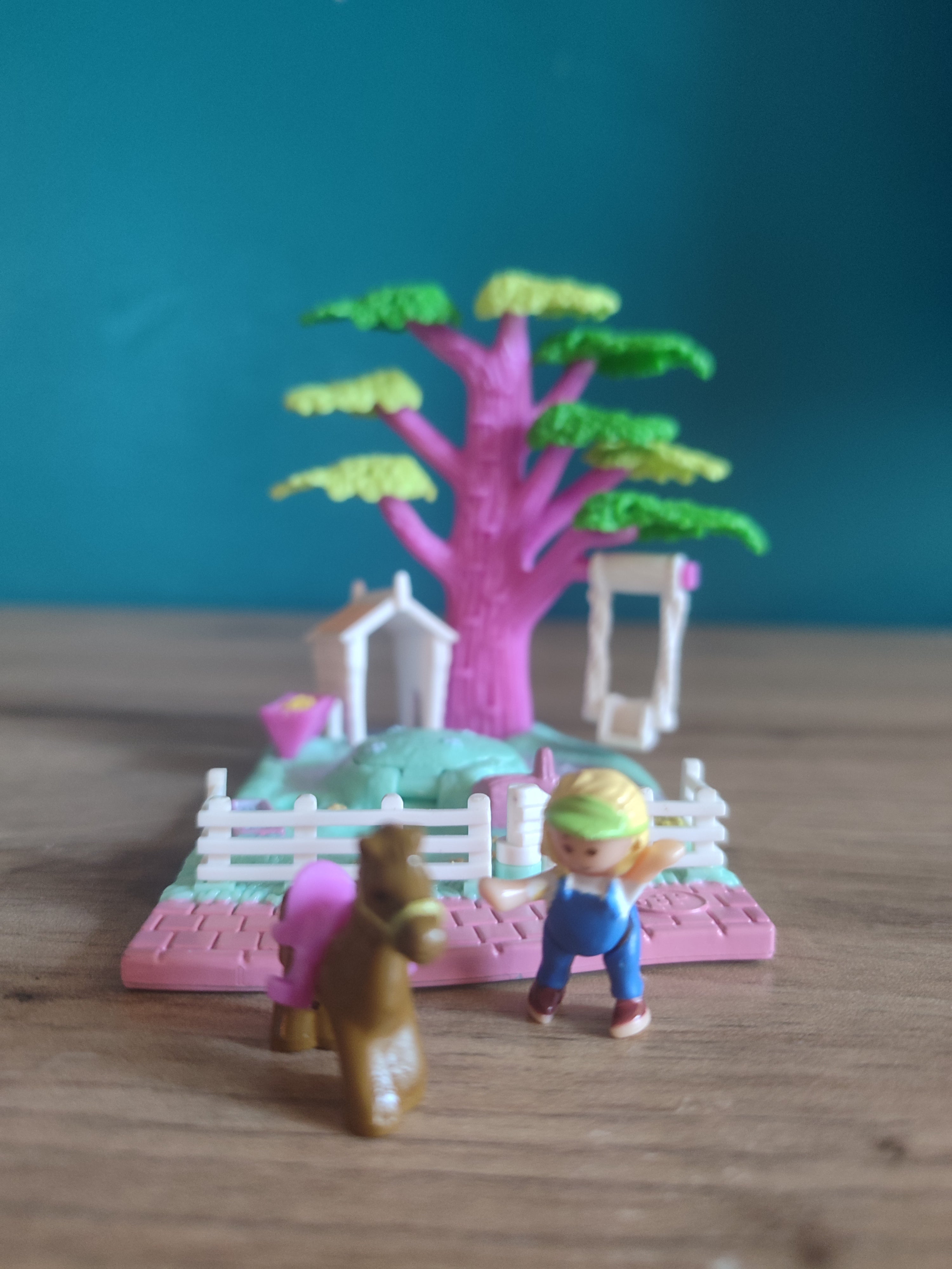 polly pocket climbing tree play 1994