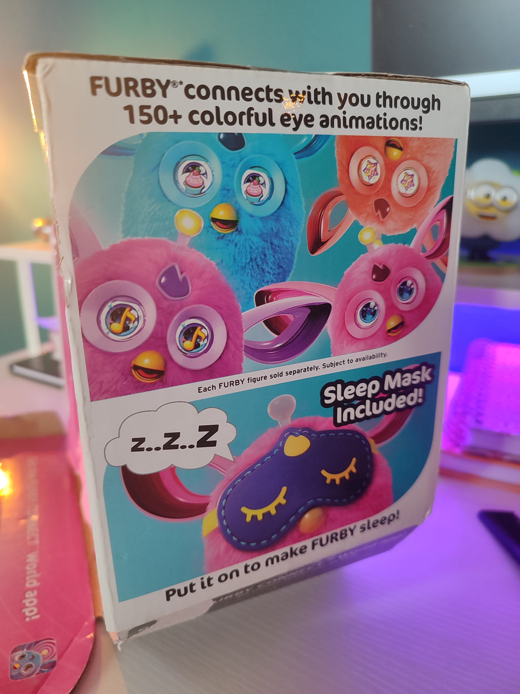 Furby rose en boîte